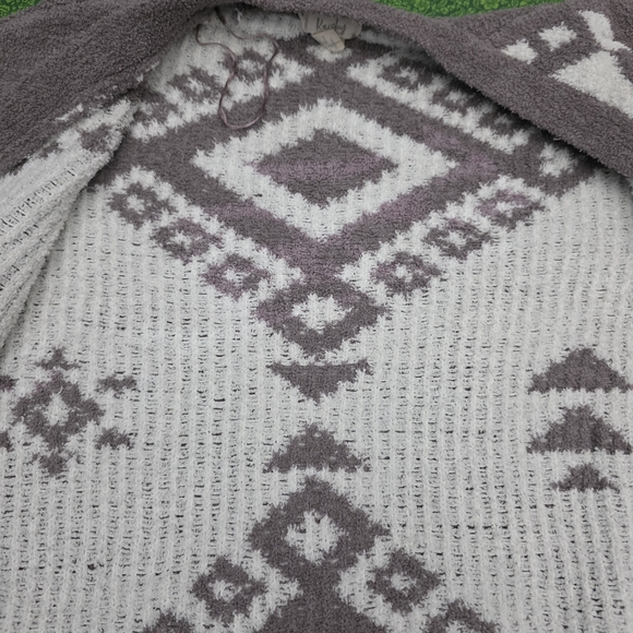 Gray and White Geometric Pattern Men's Sweater - Picture 3 of 11